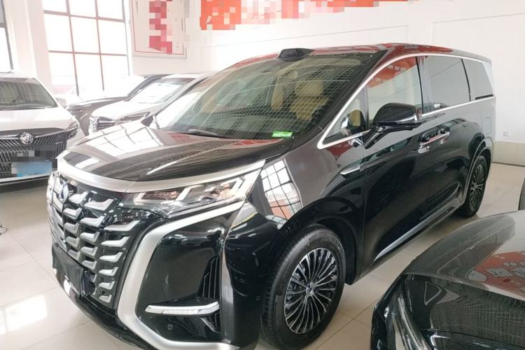 Used Denza D9 2025 DM-i Intelligent Drive 1020 Four-Wheel Drive Flagship Model