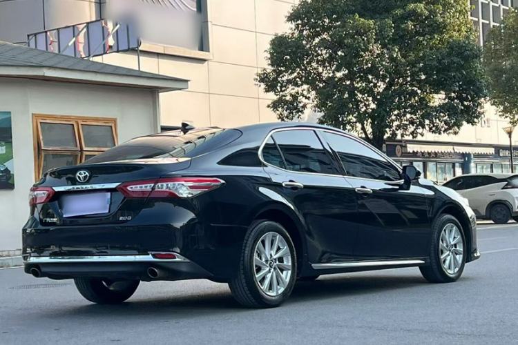 Used Toyota Camry 2023 2.0G Luxury Edition
