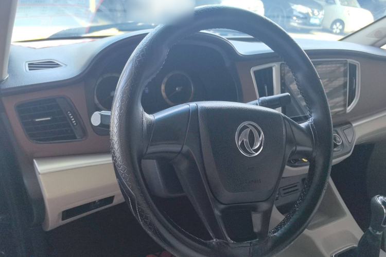 Used FORTHING Lingzhi 2019 Facelifted M5L 1.6L 7-Seater Base Model China VI Standard
