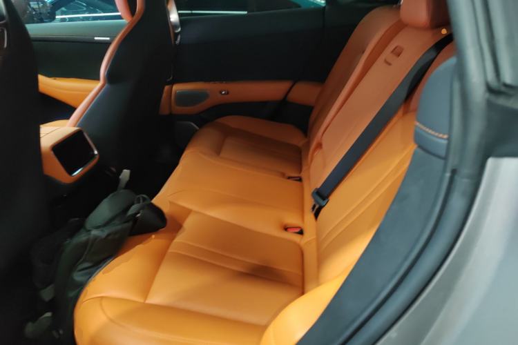 Used  YU7 2025 Ultra-Long Range High-Performance All-Wheel-Drive Max Edition
