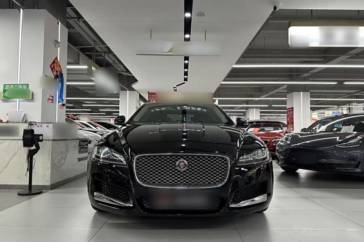 Used Jaguar XFL 2018 XFL 2.0T 250 PS Premium Edition
