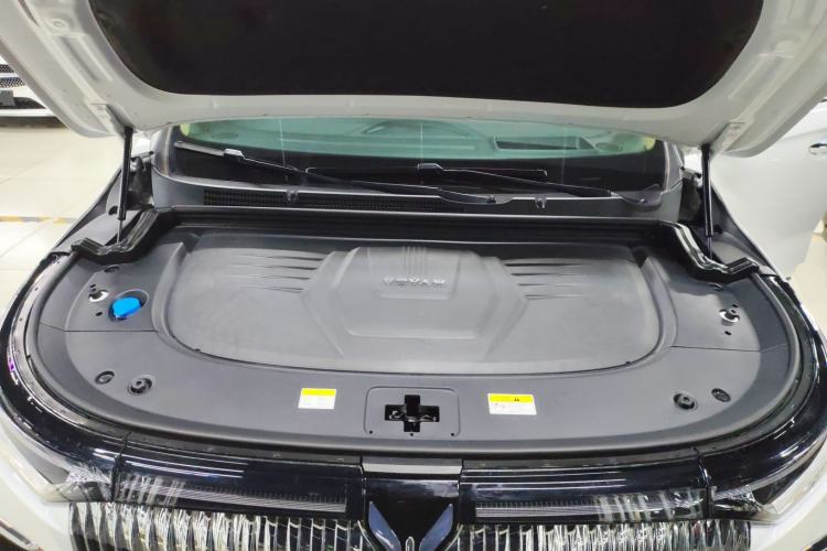 Used VOYAH Dream 2025 PHEV Four-Wheel Drive Prestige Kunpeng Edition
