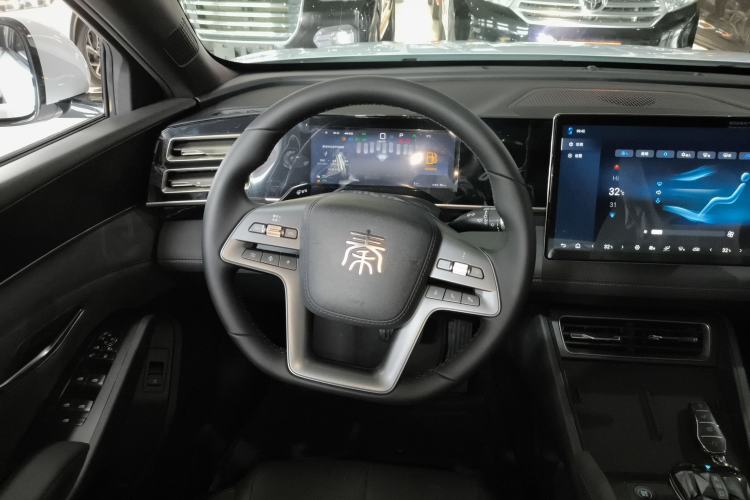 Used BYD Qin L 2025 DM-i Smart Drive 80KM Leading Model