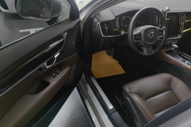 Used Volvo S90 2018 T4 Zhiyuan Edition
