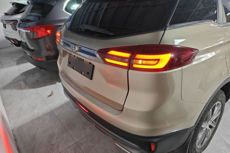 Used Geely Auto Emgrand X7 Sport 2020 1.8TD DCT Two-Wheel Drive Smart Connect 4G-Enabled Version
