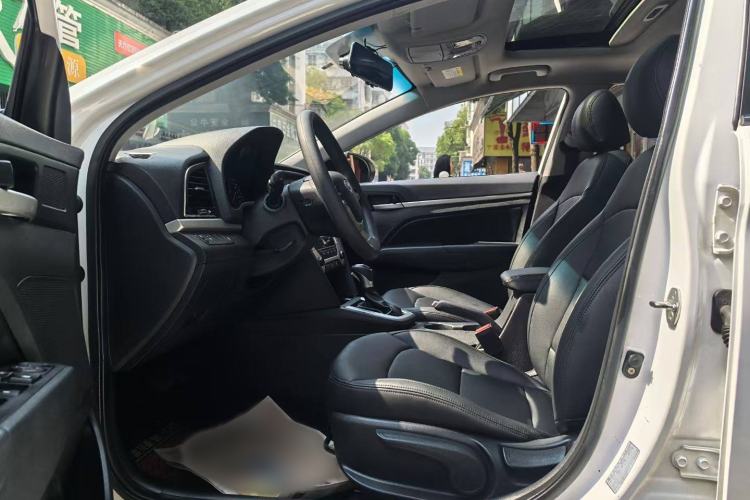 Used Hyundai Elantra 2016 1.6L Automatic ZhiXuan – Elite Version
