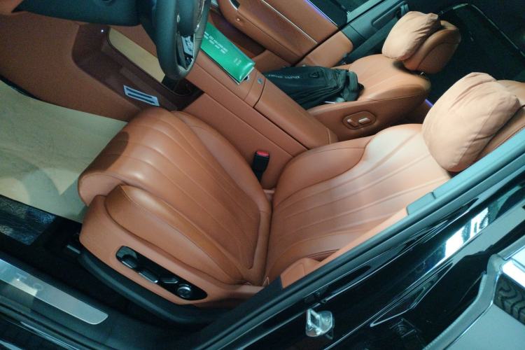 Used Hima AITO M8 2025 Extended-Range Max+ Version 53.4 kWh 6-Seater Edition
