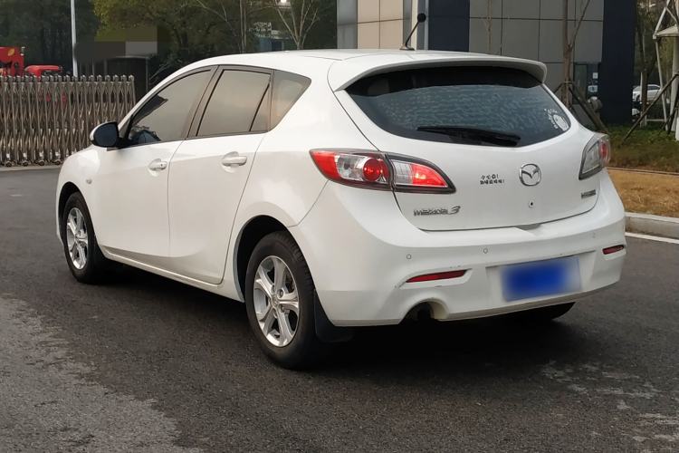 Used Mazda Mazda 3 2015 Hatchback 1.6L Automatic Elite Model
