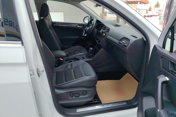 Used Volkswagen Tiguan L 2019 Restyled 330TSI Automatic Two-Wheel Drive R-Line Flagship Version China VI Standard
