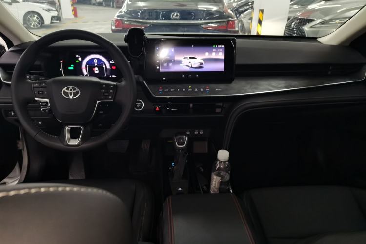 Used Toyota Camry 2024 Dual-Motor 2.0 HGVP Luxury Edition
