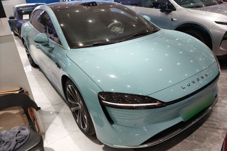 Used Hima Luxeed S7 2025 785 km Ultra