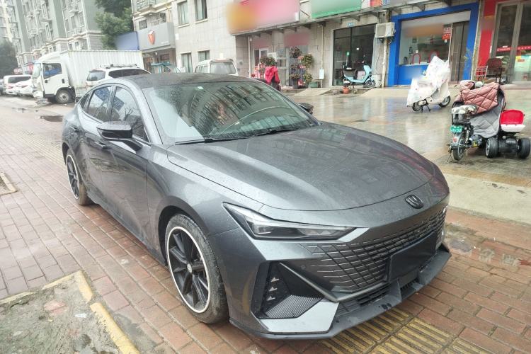 Used Changan UNI-V 2022 1.5T Prestige Version
