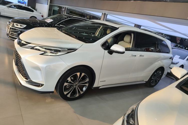 Used Toyota Granvia 2023 2.5L Hybrid Prestige PLUS Edition