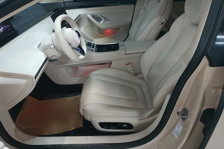 Used Hima Luxeed S7 2025 705 km Pro
