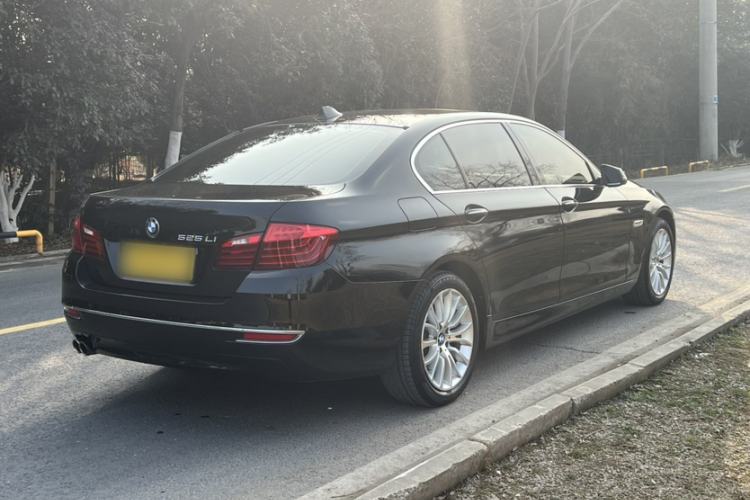 Used BMW 5 Series 2014 525Li Luxury Design Package
