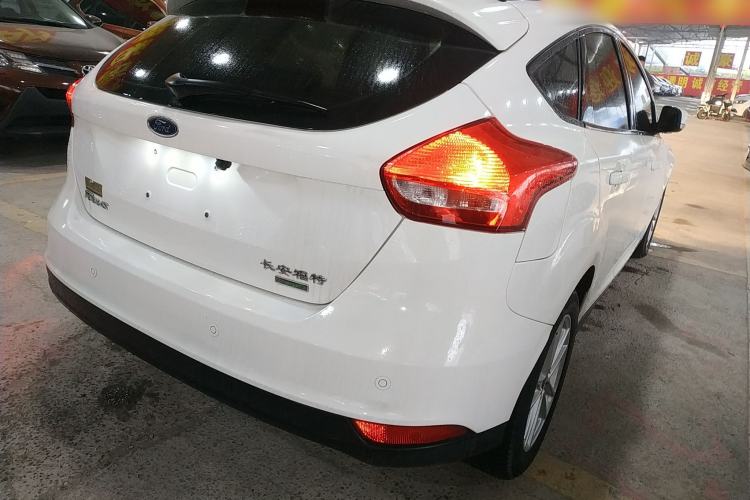 Used Ford Focus 2015 Hatchback EcoBoost 125 Automatic Supreme Style Edition