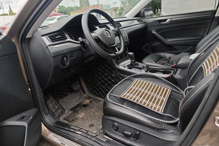 Used Volkswagen Passat 2017 330TSI DSG Luxury Edition
