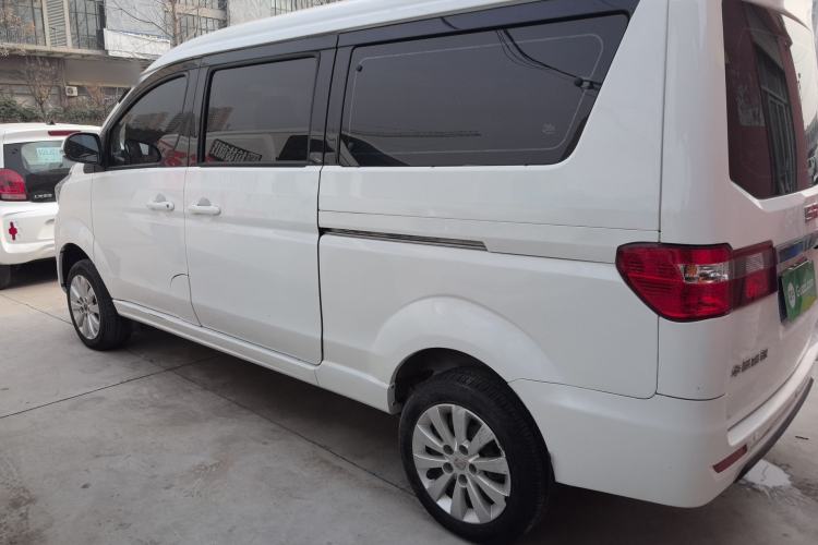 Used Jinbei Gold Hiace M Classic 2022 1.5L Travel Lion Passenger Van 7 Seats
