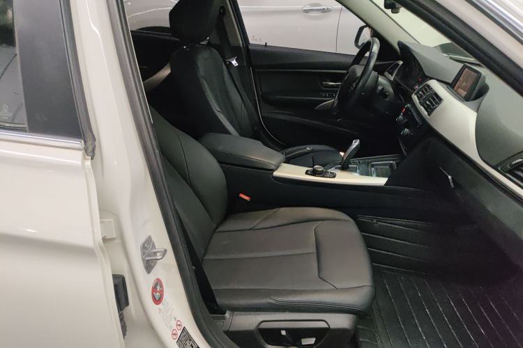 Used BMW 3 Series 2014 320Li Fashion Model

