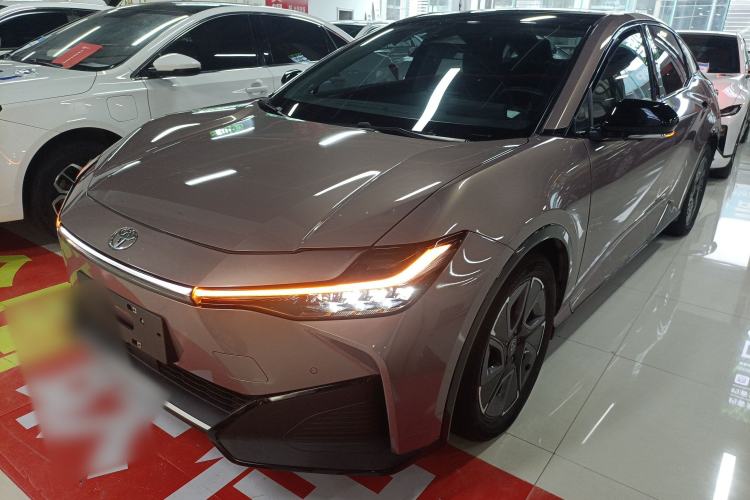 Used Toyota bZ3 2023 616 km Long-Range PRO

