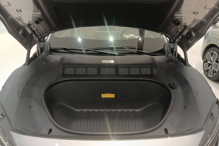 Used  YU7 2025 Ultra-Long Range All-Wheel Drive Pro Version
