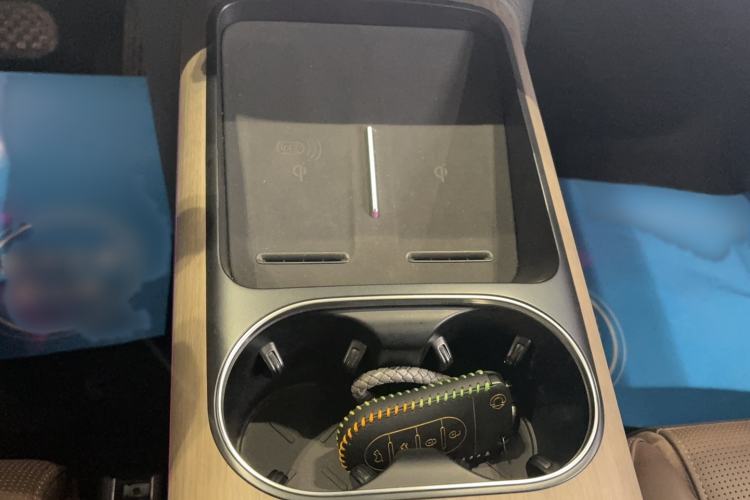 Used  #5 2025 Ultra-Long Range Luxury Four-Wheel Drive Edition