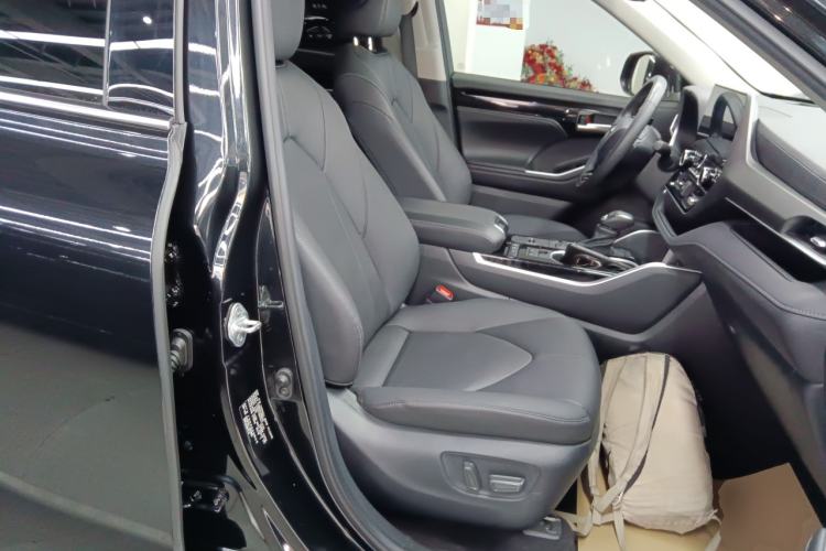 Used Toyota Highlander 2023 2.5L Smart Electric Hybrid Dual-Engine Four-Wheel Drive Prestige Version – 7 Seats
