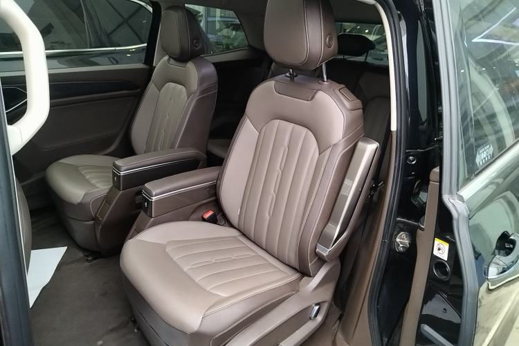 Used Volkswagen Viloran 2024 330TSI Luxury Edition