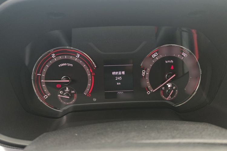 Used SAIC MAXUS T70 2021 2.0T Diesel Manual Two-Wheel-Drive Elite Version with Long Bed and High Ground Clearance