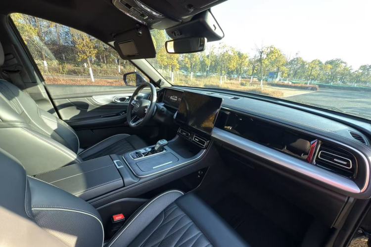 Used GAC Trumpchi GS8 2022 Flagship Series 2.0 TGDI Four-Wheel Drive Luxury Smart Connectivity Version (7 Seats)
