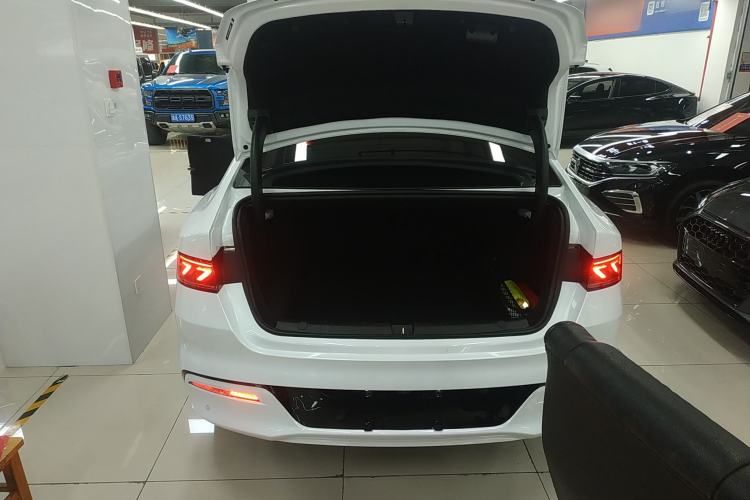 Used BYD Qin PLUS 2024 HONOR Edition DM-i 55KM Leading Model