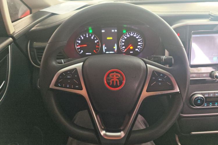 Used BYD Song MAX 2017 1.5T Manual Smart Connect Luxury 7-Seater