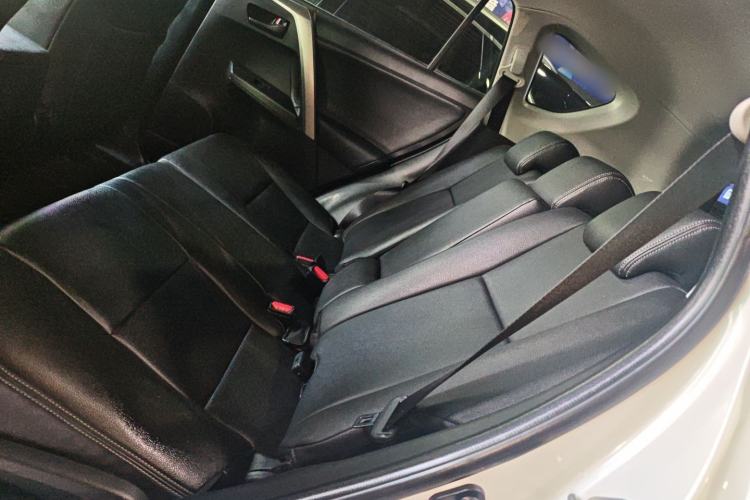 Used Toyota RAV4 2016 2.0L CVT Two-Wheel Drive Fashion Edition China V Standard
