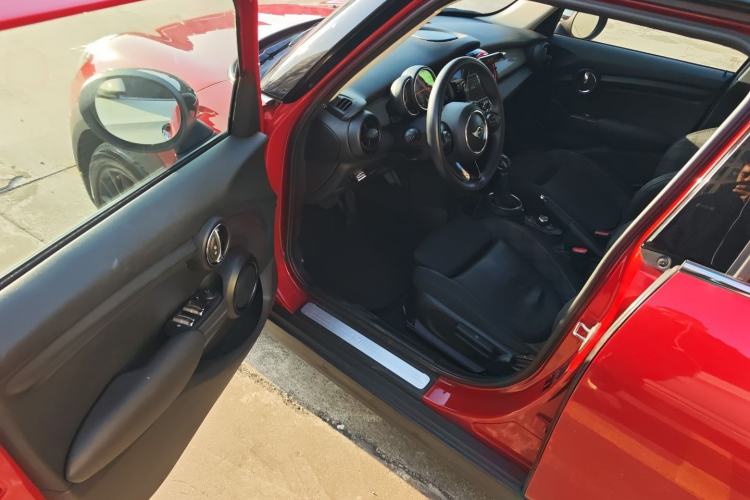 Used  MINI 2015 1.5T COOPER Fun Five-Door Edition
