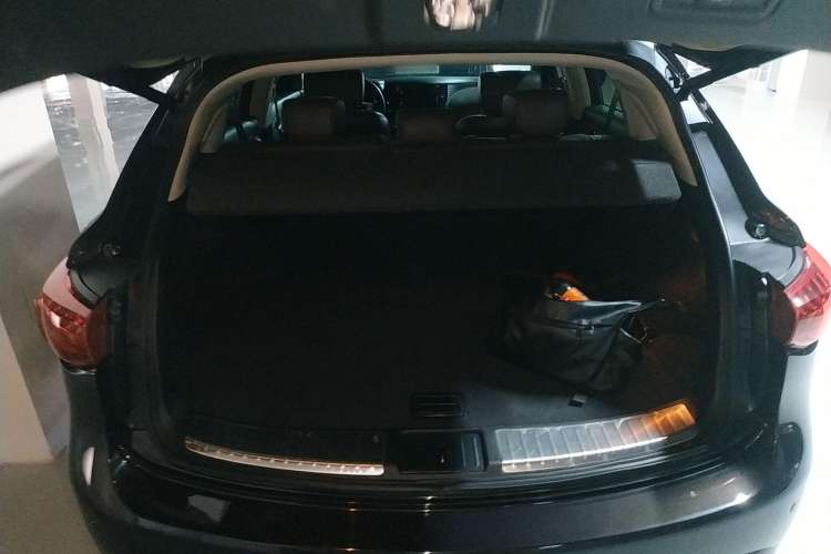 Used Infiniti QX70 2013 3.7L Standard Edition
