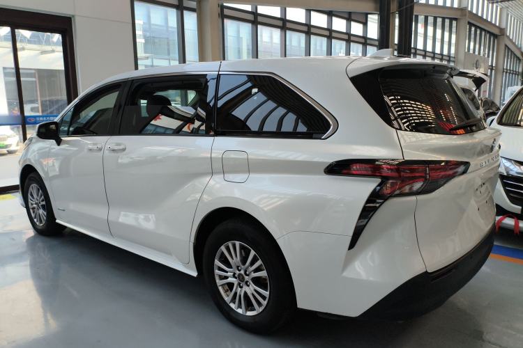 Used Toyota Sienna 2021 2.5L Hybrid Comfort Edition
