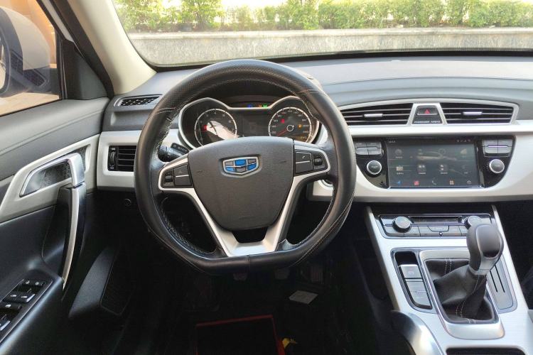 Used Geely Auto Emgrand X7 Sport 2018 2.0L Manual Two-Wheel Drive Zhiya Version
