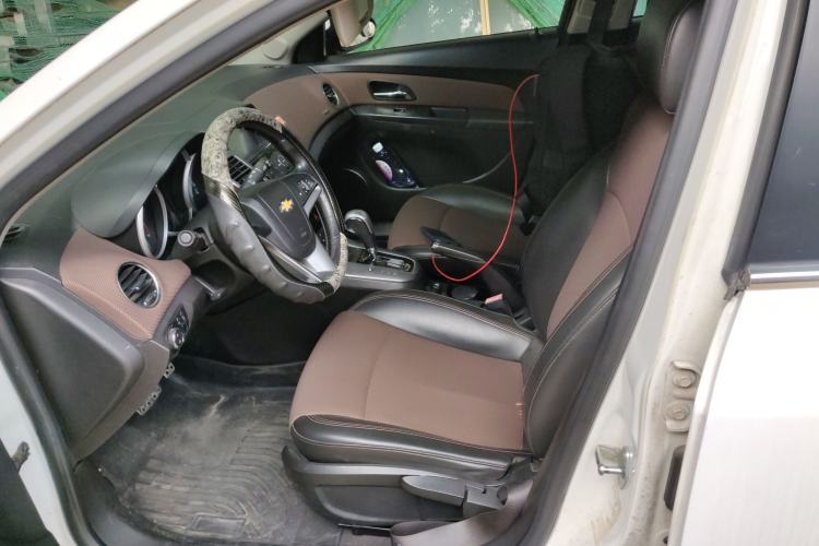 Used Chevrolet Cruze 2013 Hatchback 1.6L Automatic Luxury Model
