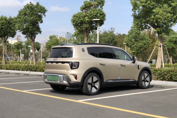 Used  #5 2024 Long-Range Journey Luxury Edition
