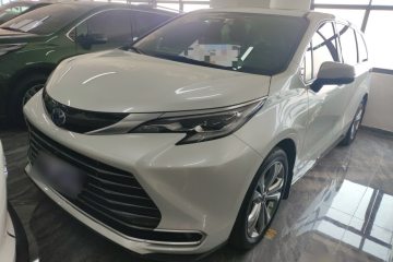 Used Toyota Sienna 2023 2.5L Hybrid Deluxe Edition