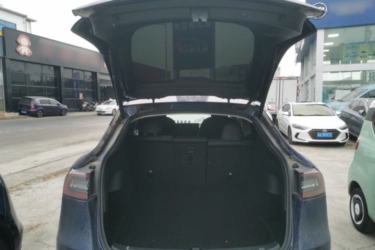 Used Tesla Model Y 2021 Long-Range All-Wheel-Drive Version
