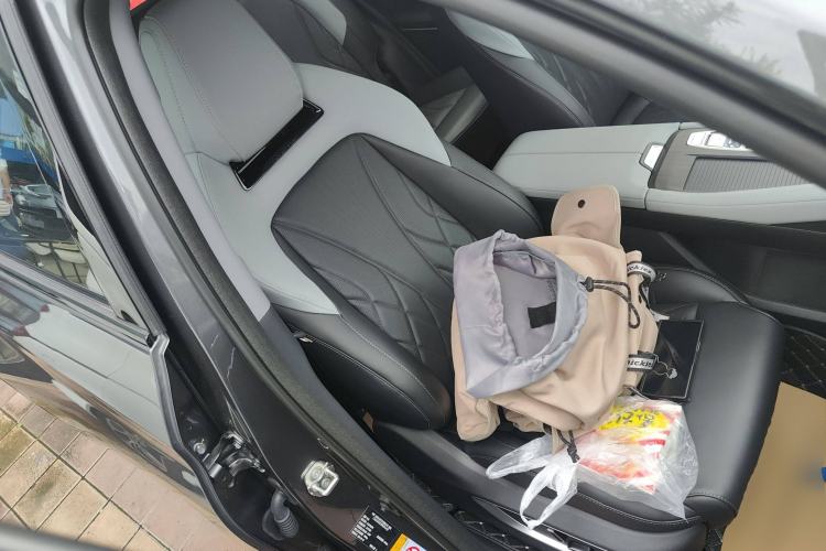 Used Changan CS75 PLUS 2024 3rd Generation Champion Edition 1.5T Intelligent Drive Dynamic Model
