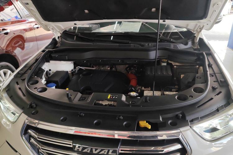 Used Haval H2 2018 Chuanxiang Edition 1.5T Dual-Clutch Two-Wheel Drive ZhiShang Model China V Standard
