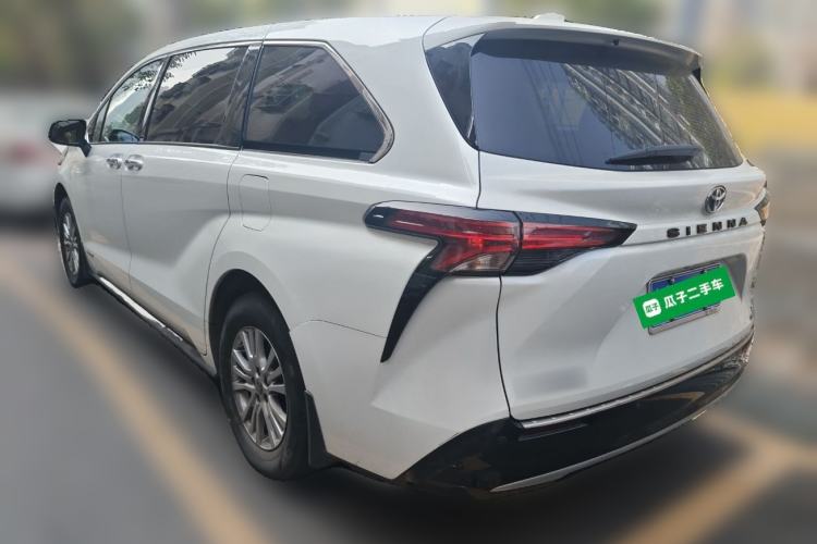 Used Toyota Sienna 2021 2.5L Hybrid Luxury Edition