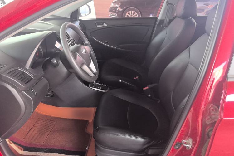 Used Hyundai Verna Ray 2014 1.4L Automatic GLX
