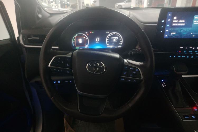 Used Toyota Sienna 2021 2.5L Hybrid Platinum Edition
