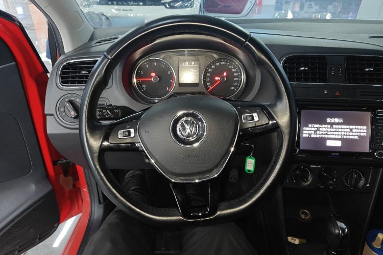 Used Volkswagen Polo 2016 1.6L Automatic Comfort Model
