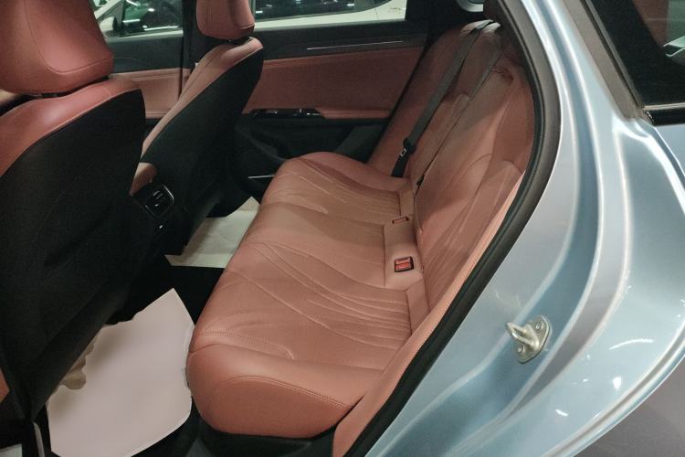 Used  L6 2025 EM-i 140km Starship Edition