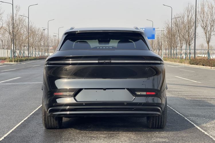 Used Zeekr 7X 2025 100 kWh Long-Range Rear-Wheel Drive with Intelligent Driving Features
