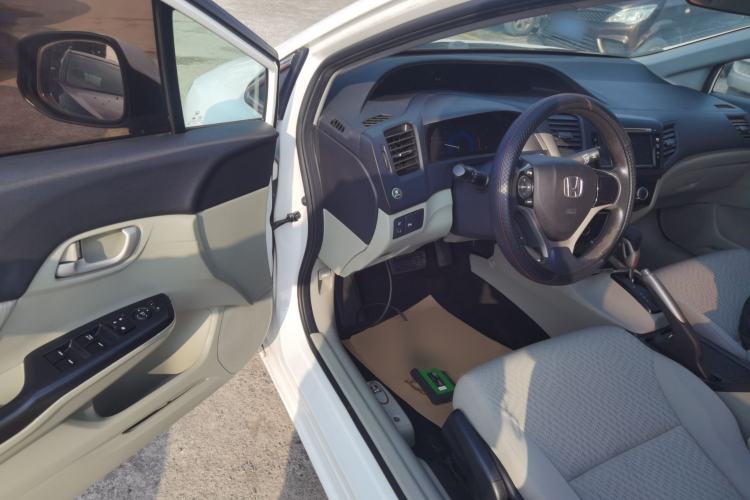 Used Honda Civic 2014 1.8L automatic comfort version
